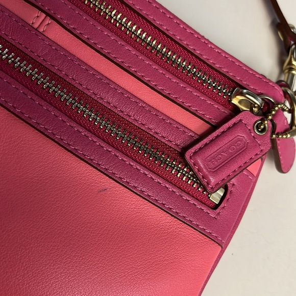 COACH WRISTLET/MULTI-ZIP BAG - Picture 13 of 13